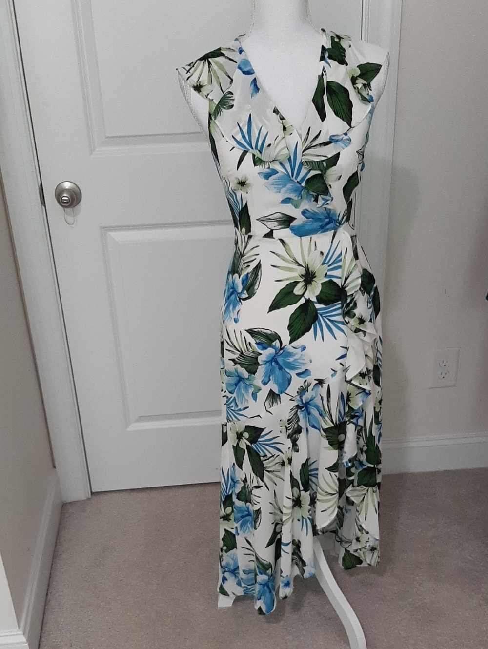 Banana Republic Floral Faux Wrap Maxi Dress in White and Blue Petute 0